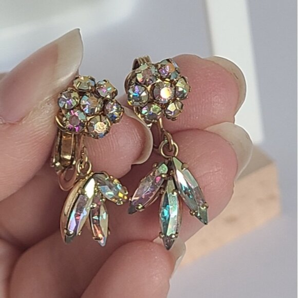 Vintage SHERMAN Aurora Borealis Crystal Gold Flower Drop Dangle Clip-On Earrings - Picture 4 of 13